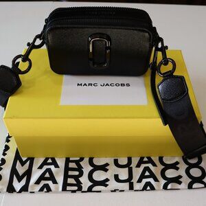 Marc Jacobs SnapShot -Selling my Marc Jacobs Black Snapshot crossbody bag.